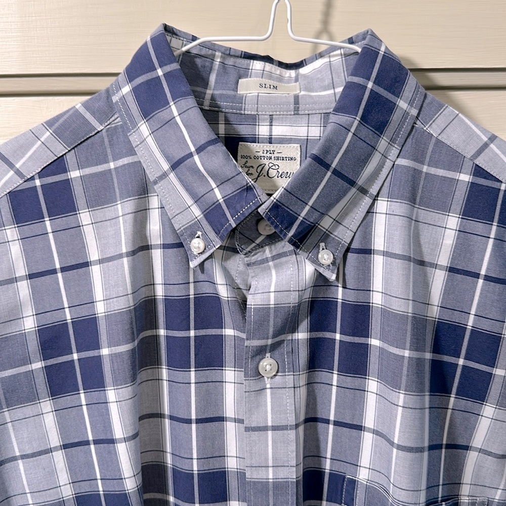 Men’s J. Crew Slim Long Sleeve Shirt in Blue and White Plaid — Sz M